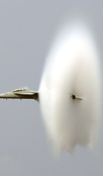 breaking-the-sound-barrier-99684_1280